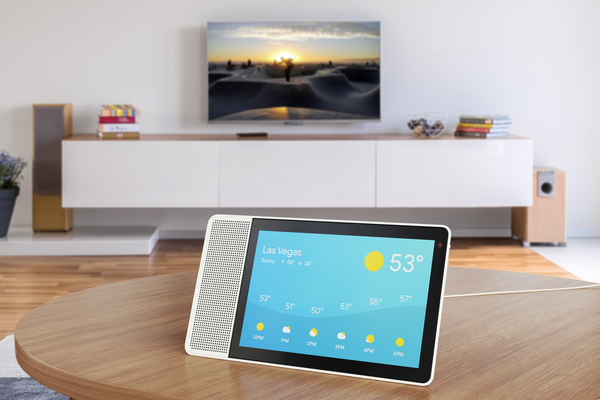 lenovo-smart-display-showing-the-weather